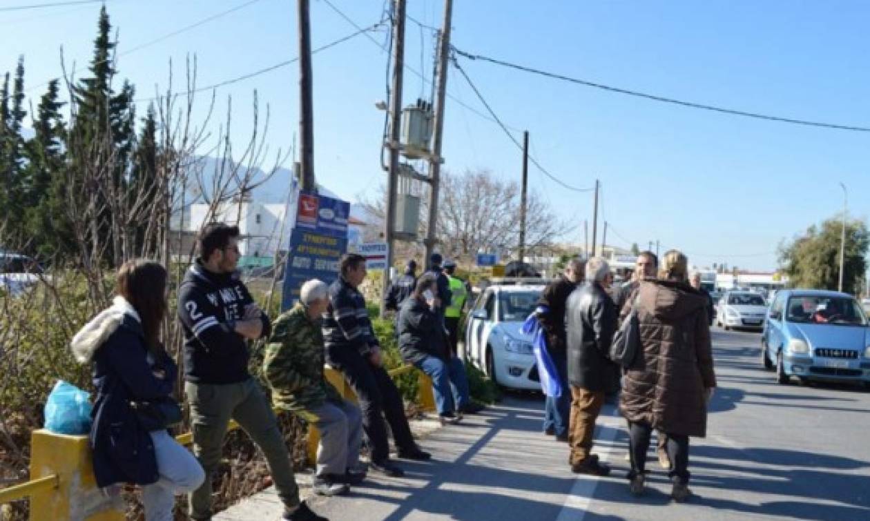 Κως: Οργή κατά Καμμένου – Κάτοικοι δεν άφησαν το ελικόπτερο που τον μετέφερε να προσγειωθεί (pics)