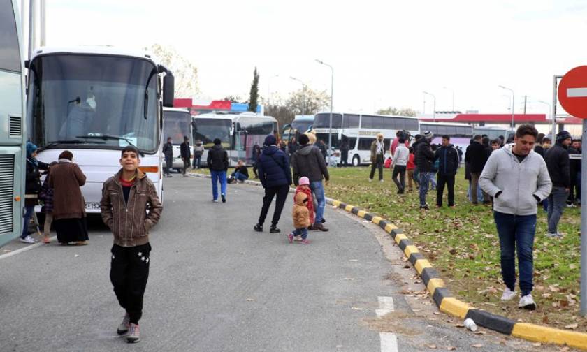 Ειδομένη: Περισσότεροι από 5.000 πρόσφυγες περιμένουν να περάσουν στα Σκόπια