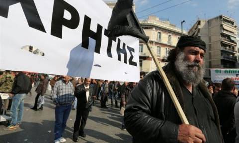 Μπλόκα αγροτών: Αναχωρούν για Αθήνα οι αγρότες της Κρήτης