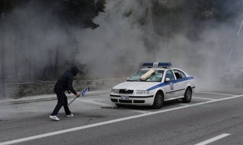 Αγρότες στην Αθήνα: Σοβαρά επεισόδια στο Χαϊδάρι - Πέτρες οι αγρότες - Χημικά η αστυνομία (pics+vid)