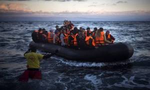 «Πόλεμος» κυβέρνησης – ΝΔ με αιχμή το προσφυγικό
