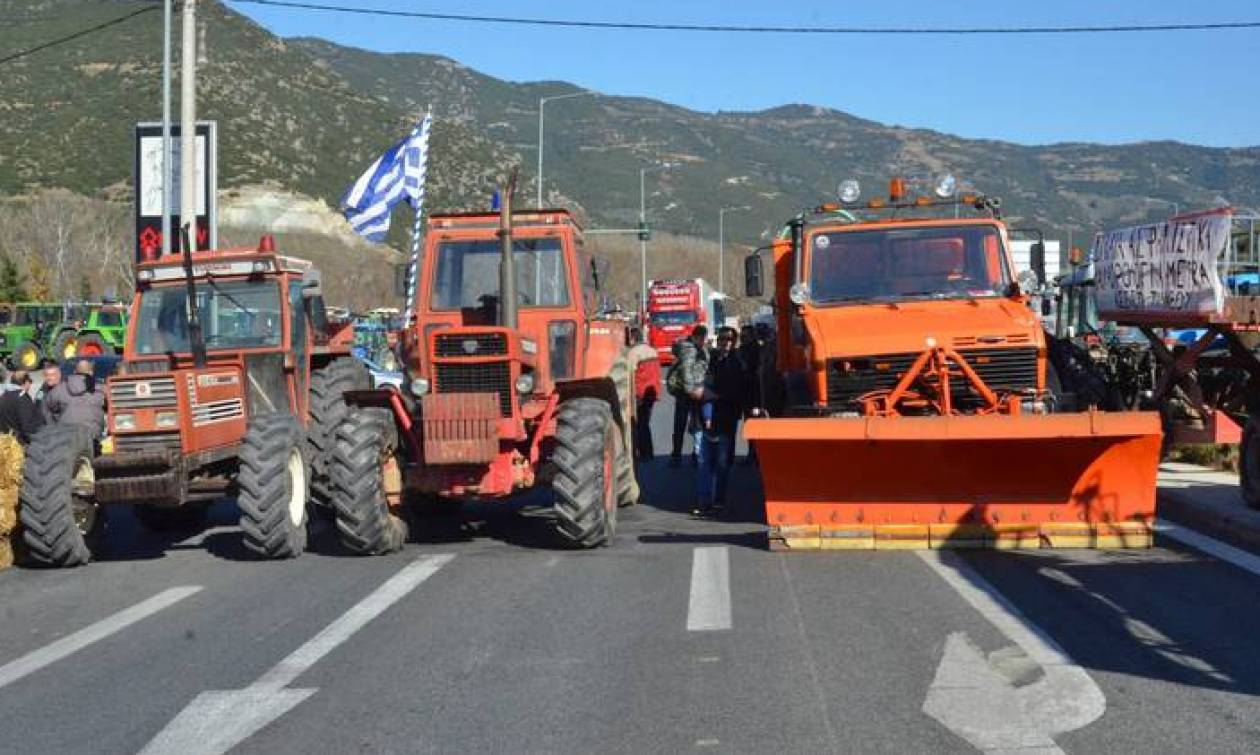 Μπλόκα αγροτών: «Θα αποκόψουμε την Αθήνα από την Πελοπόννησο»