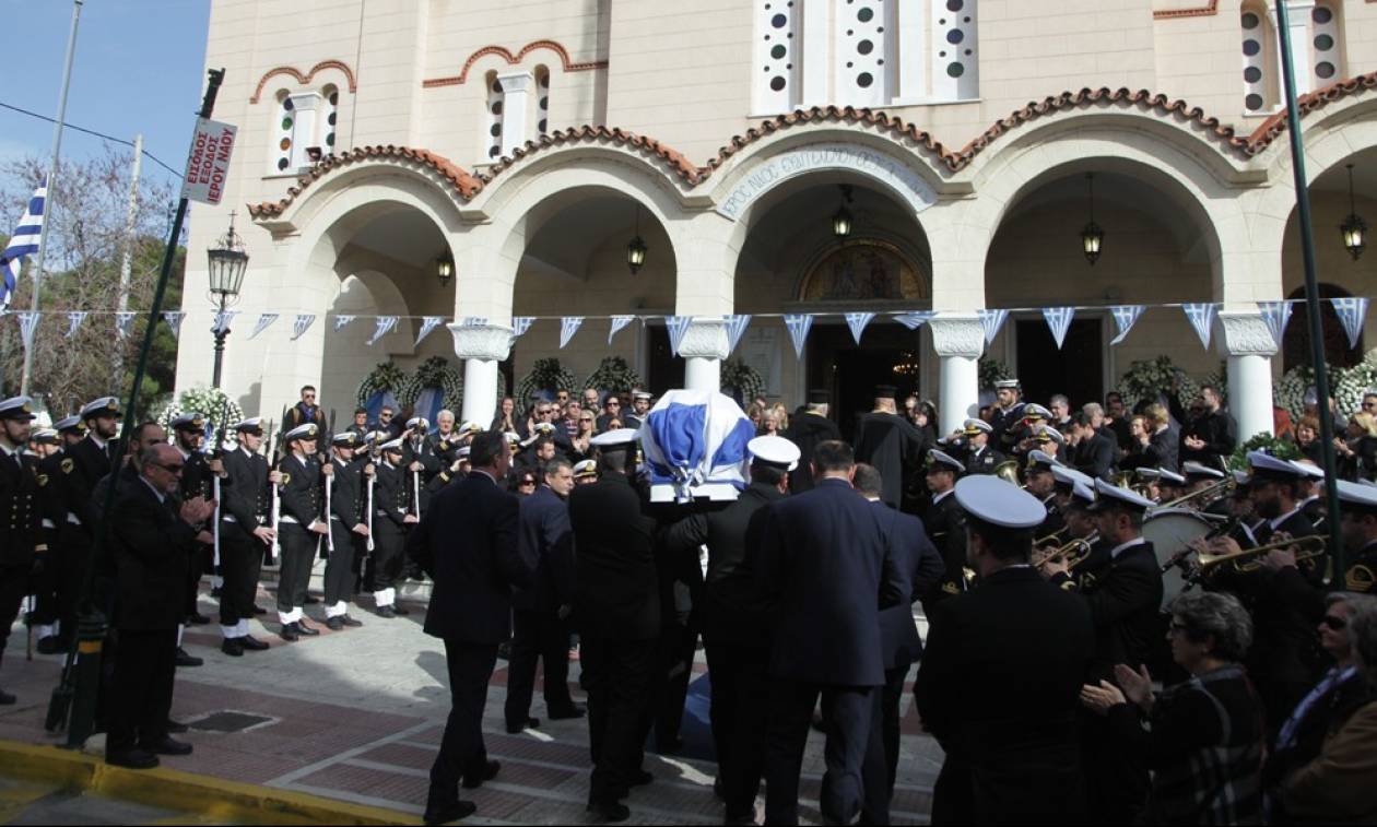 Πτώση ελικοπτέρου: Σε κλίμα οδύνης το τελευταίο «αντίο» στον ανθυπασπιστή Ελευθέριο Ευαγγέλου