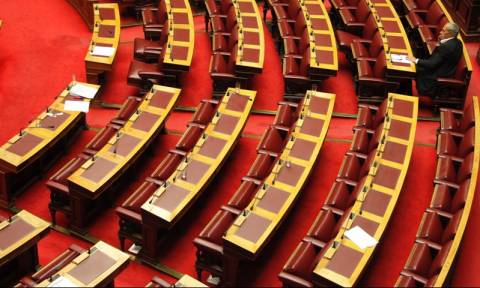 Βουλή: Τρεις τοπολογίες για τη δημόσια διοίκηση