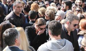 Κηδεία Παντελίδη: Αμίλητος ο Α. Ρεμος, το σπαρακτικό κλάμα της Υβόννης