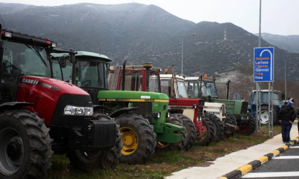 Σε ασφυκτικό κλοιό η κυβέρνηση – Συναντούν τη Δευτέρα τον Τσίπρα οι αγρότες