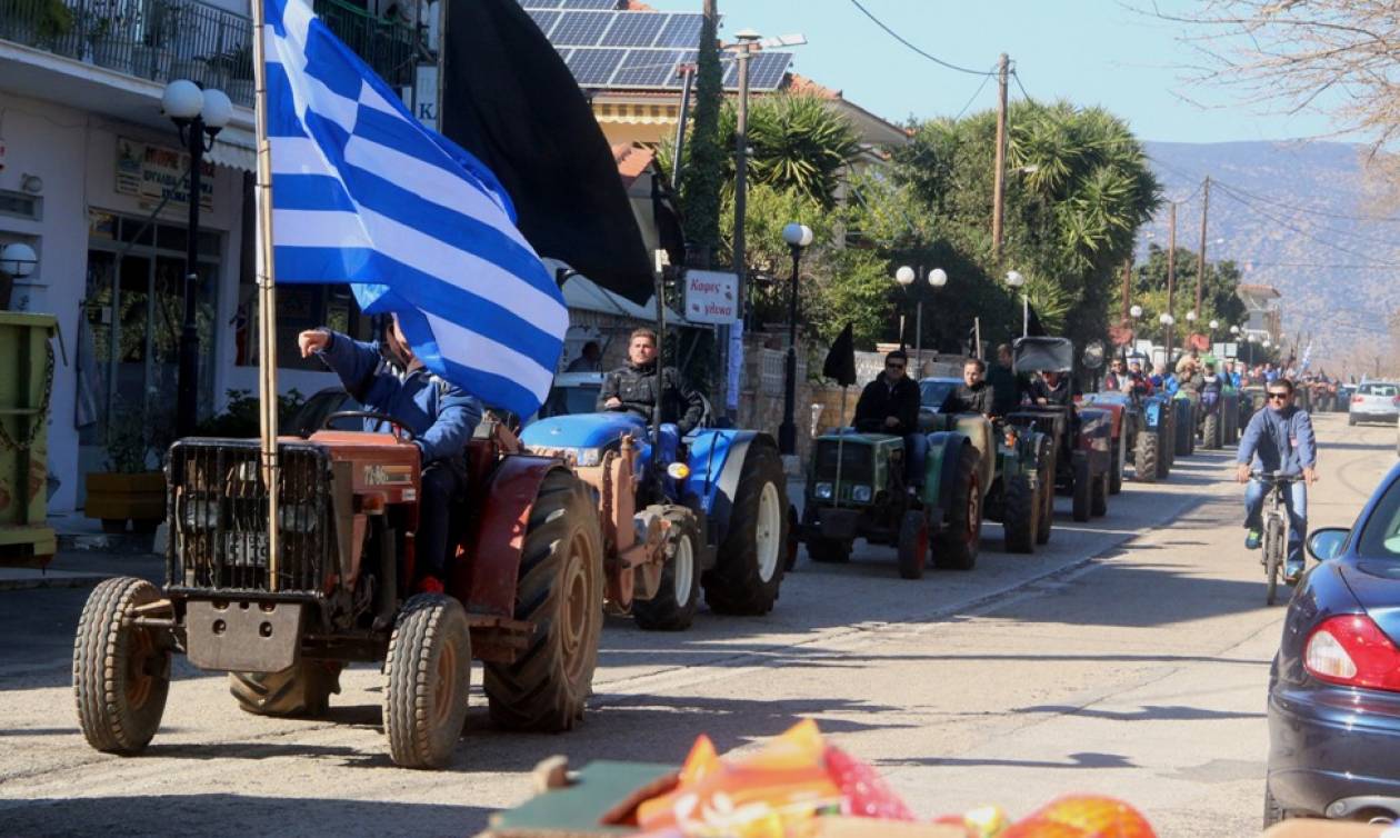 Διακοπή κυκλοφορίας στο μπλόκο των Μικροθηβών