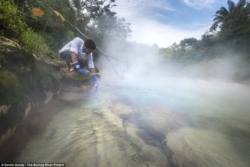 Ανακαλύφθηκε μυθικό ποτάμι που «βράζει» μέχρι θανάτου τα θύματα του! (videos+photos)