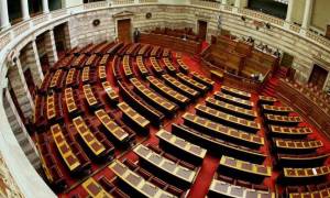 Νομοσχέδιο για τη Δημόσια Διοίκηση – Τι είπαν τα κόμματα της αντιπολίτευσης
