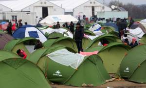Μόνον σε 100 πρόσφυγες θα επιτρέψουν τη διέλευση τα Σκόπια!