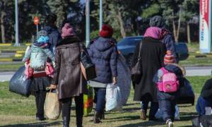 Κοζάνη: Αναχωρούν από τα κέντρα φιλοξενίας οι πρόσφυγες πεζή για την Ειδομένη