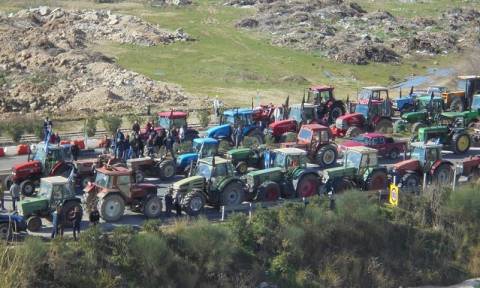 Μπλόκα αγροτών: Συνεχίζονται οι κινητοποιήσεις σε Αιτωλοακαρνανία, Αχαΐα και Ηλεία