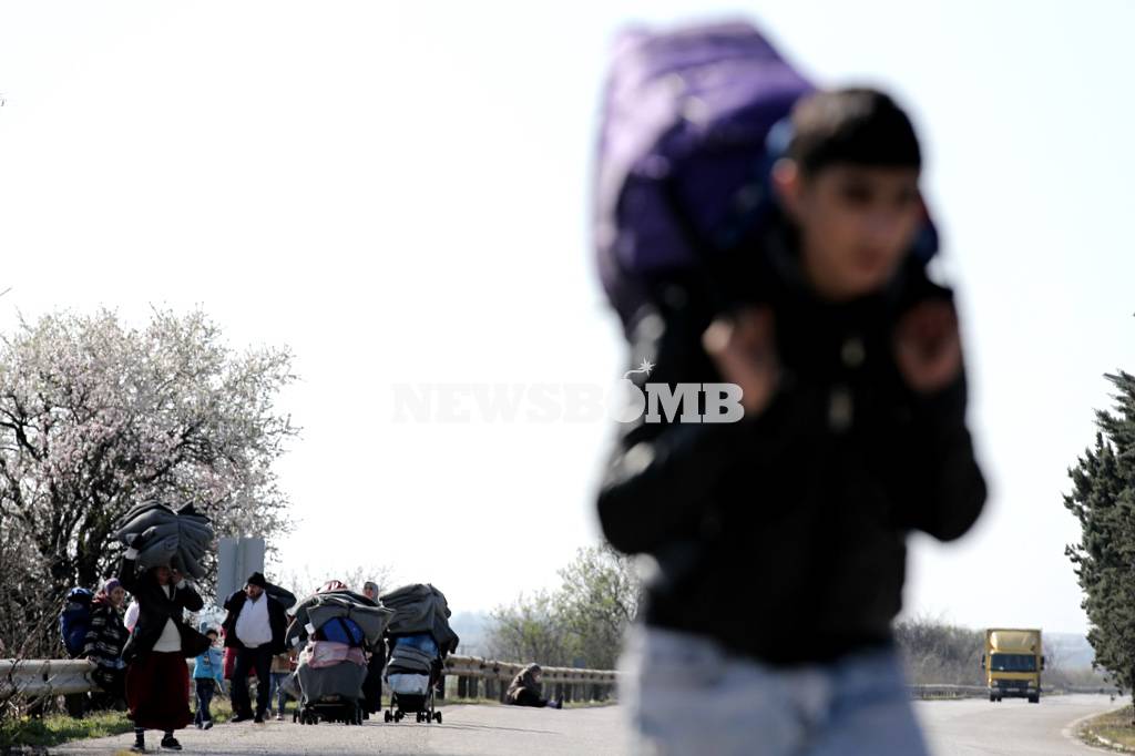 Ο γολγοθάς των προσφύγων: Έτσι φτάνουν στα σύνορα (photos)