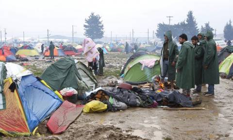 «De facto» κλειστή η Βαλκανική οδός - Ανθρωπιστική βοήθεια για την Ελλάδα