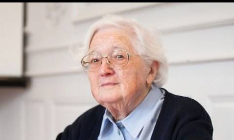 Ποτέ δεν είναι αργά: 91χρονη έγινε κάτοχος διδακτορικού στη Γαλλία