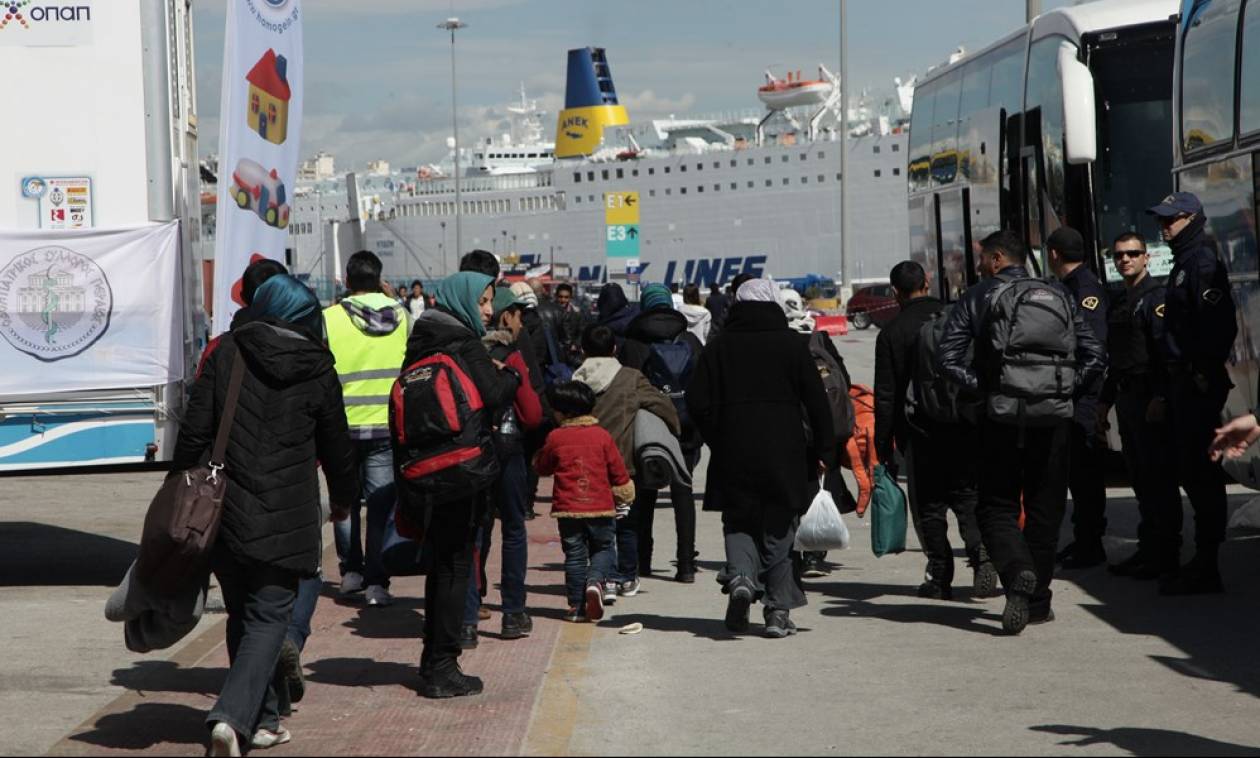 Λάρισα: Δέκα λεωφορεία με πρόσφυγες έφθασαν στo Κουτσόχερο