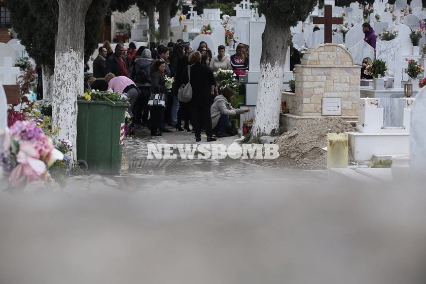 Μνημόσυνο Παντελίδη: Συγκλονιστικές εικόνες απο το Νεκροταφείο 