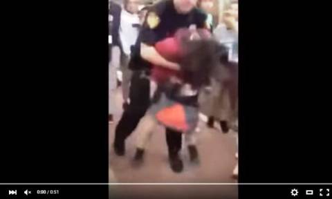 Το βίντεο που σόκαρε τους πάντες: Αστυνομικός χτυπά βάναυσα 12χρονη μαθήτρια μέσα σε σχολείο