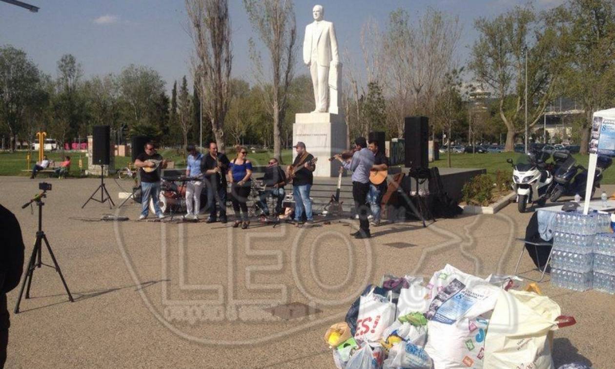 Έστησαν γλέντι για τους πρόσφυγες στην παραλία της Θεσσαλονίκης (pics&vid)