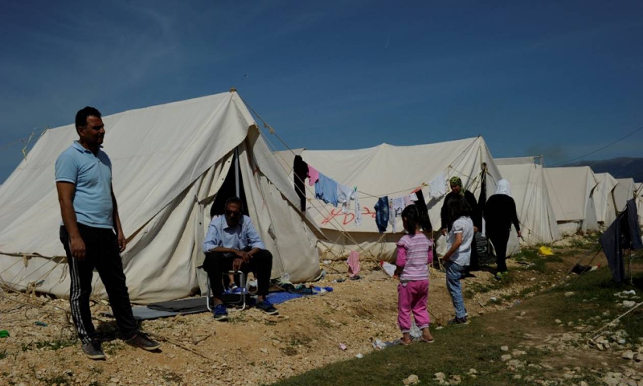 Ξεπέρασαν τους 54.000 οι εγκλωβισμένοι στην Επικράτεια πρόσφυγες και μετανάστες