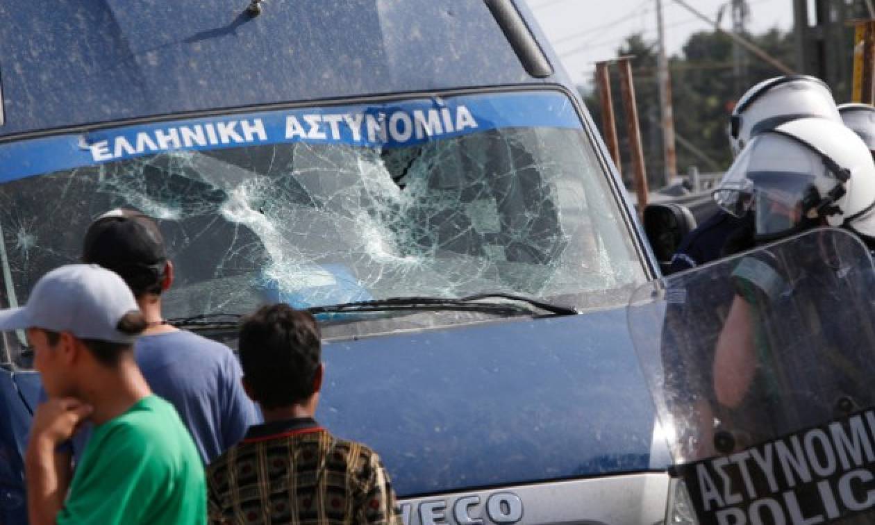 Σε κρίσιμη κατάσταση ο πρόσφυγας που τραυματίστηκε από αστυνομικό όχημα - Η ανακοίνωση της ΕΛΑΣ