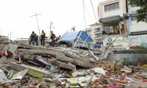 Στους 480 οι νεκροί από τον καταστροφικό σεισμό στον Ισημερινό - Δεν σβήνει η ελπίδα (videos)