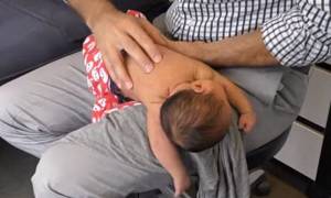 Σάλος με το χειροπράκτη που θεραπεύει νεογέννητο από κολικούς (video)