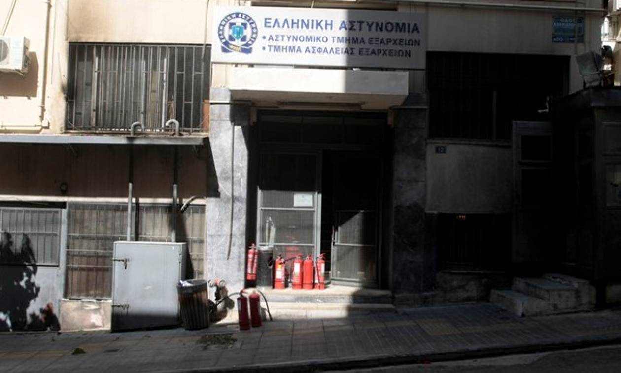 Επίθεση με μολότοφ στο αστυνομικό τμήμα Εξαρχείων