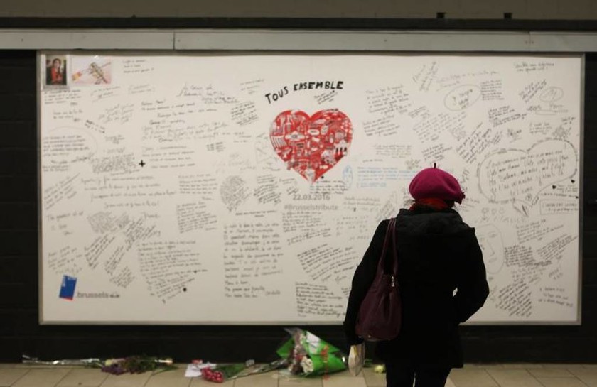 Βρυξέλλες: Άνοιξε ο σταθμός του μετρό ένα μήνα μετά τον εφιάλτη