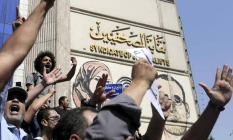 Αίγυπτος: Δυναμώνουν οι φωνές κατά του προέδρου αλ Σίσι