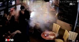 Στη δημοσιότητα βίντεο από τη στιγμή που τζιχαντιστής ανατινάζεται μέσα σε εστιατόριο στο Παρίσι