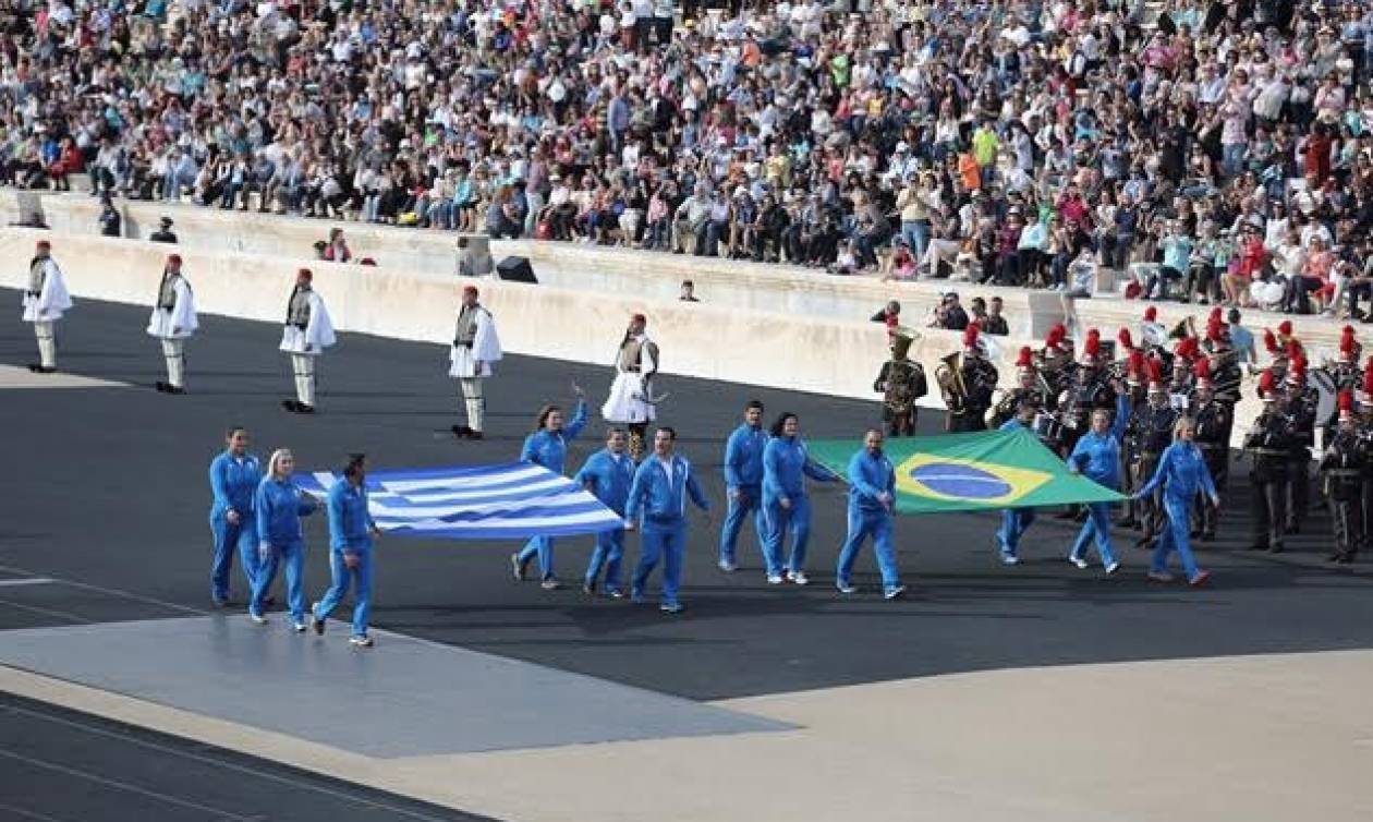 H Ολυμπιακή Φλόγα ξεκίνησε το παγκόσμιο ταξίδι της από το Καλλιμάρμαρο (photos)