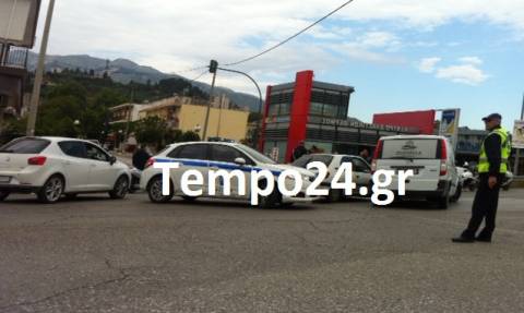 Καραμπόλα 4 οχημάτων στην Πάτρα με δύο τραυματίες (pics)