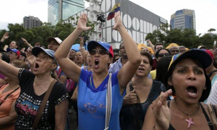 Σκηνές χάους: Λεηλασίες και μπλακάουτ στη Βενεζουέλα που ζει μέρες… Αργεντινής