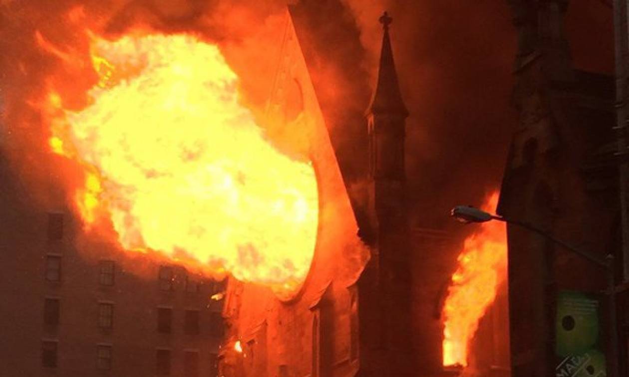 Τεράστια πυρκαγιά κατέκαψε ορθόδοξη εκκλησία στη Νέα Υόρκη την Κυριακή του Πάσχα (Pics & Vids)