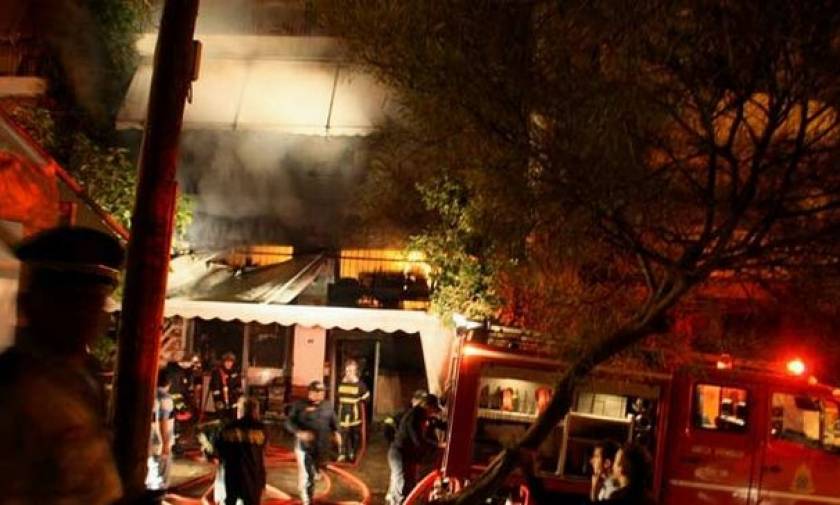 Τραγωδία στον Κολωνό – Νεκρά δύο άτομα σε διαμέρισμα όπου εκδηλώθηκε πυρκαγιά