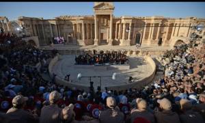 Συρία: Ιστορική συναυλία στα ερείπια της Παλμύρας (pic+vid)