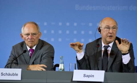 Spiegel: Διχάζει Γαλλία και Γερμανία το ελληνικό «κούρεμα»