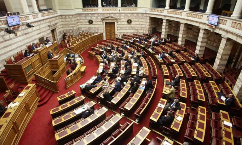 Ασφαλιστικό 2016 - Βουλή: Παρατείνεται η «ζωή» του αγγελιόσημου