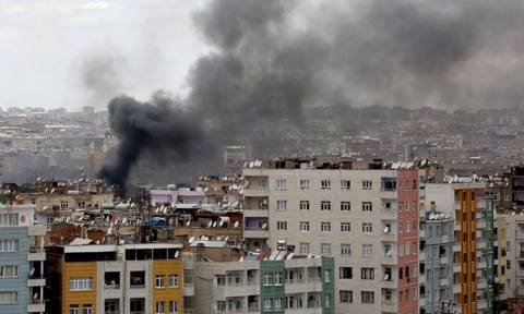 Ισχυρή έκρηξη στην Τουρκία - Τουλάχιστον τρεις νεκροί και σαράντα πέντε τραυματίες (Pics & Vids)