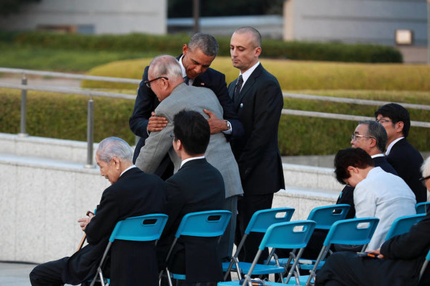 Ιστορική επίσκεψη Ομπάμα στη Χιροσίμα αλλά χωρίς συγγνώμη για την ατομική βόμβα (Vids & Pics)