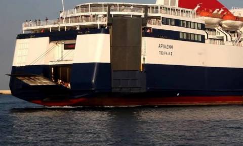 Πειραιάς: Επιστρέφει στο λιμάνι το πλοίο «Αριάδνη» λόγω πρόσκρουσης στον προβλήτα κατά τον απόπλου