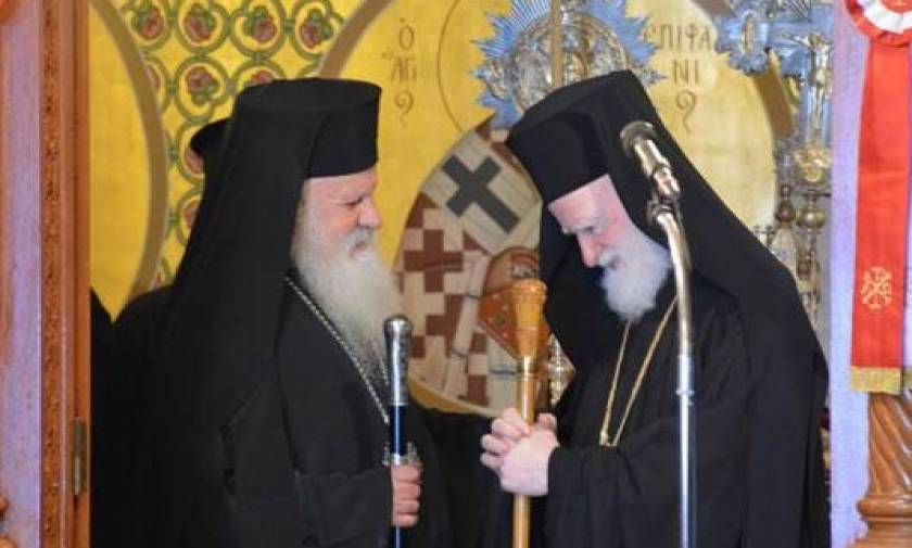 Ο Αρχιεπίσκοπος Κρήτης στην Σαντορίνη