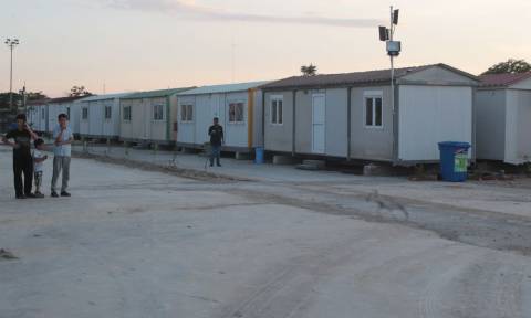 Νέα κέντρα φιλοξενίας προσφύγων - μεταναστών σε Βασιλικά Θεσσαλονίκης και Τρίπολη