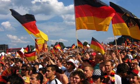 Γερμανία: Ο ένας στους τρεις πολίτες είναι υπέρ της αποχώρησης από την ΕΕ - Αφορμή η... Ελλάδα