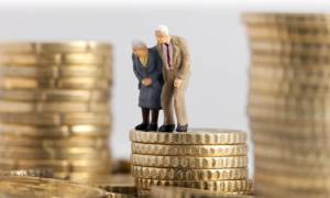 Σοκ για 200.000 συνταξιούχους: Μειώσεις έως 40% στις επικουρικές συντάξεις