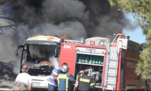 Ρόδος: Πυρκαγιά σε λεωφορείο – Σώθηκαν από θαύμα οι επιβάτες (vid+pics)