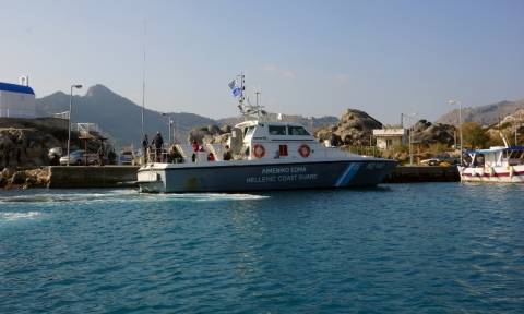 Κρήτη: Λήξη συναγερμού με το ακυβέρνητο πλοιάριο - Ιταλία θέλουν να φτάσουν οι μετανάστες