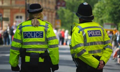 Σε συναγερμό η Βρετανία: Η αστυνομία αυξάνει τις περιπολίες μετά το μακελειό στο Ορλάντο