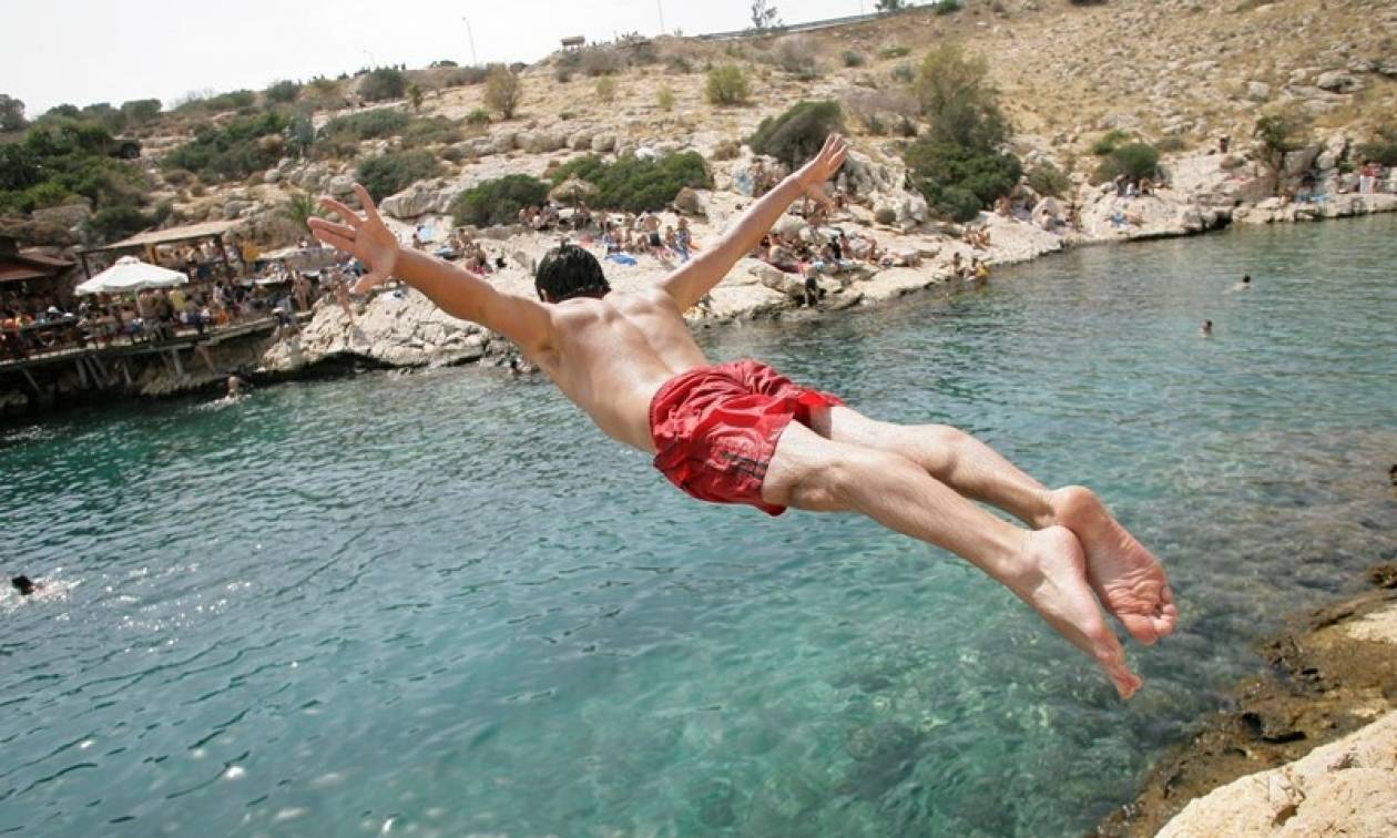 Καθαρές παραλίες: Δροσερές βουτιές εν μέσω καύσωνα